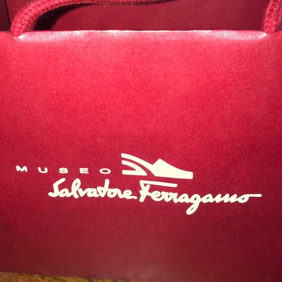 Salvatore FERRAGAMO museum gift bag - Picture 3 of 3